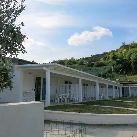 Διαμέρισμα Locazione Turistica Villagio Miramare-5 *